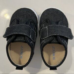 NWOT Robeez Shoes First Kicks Size 12-18 Months